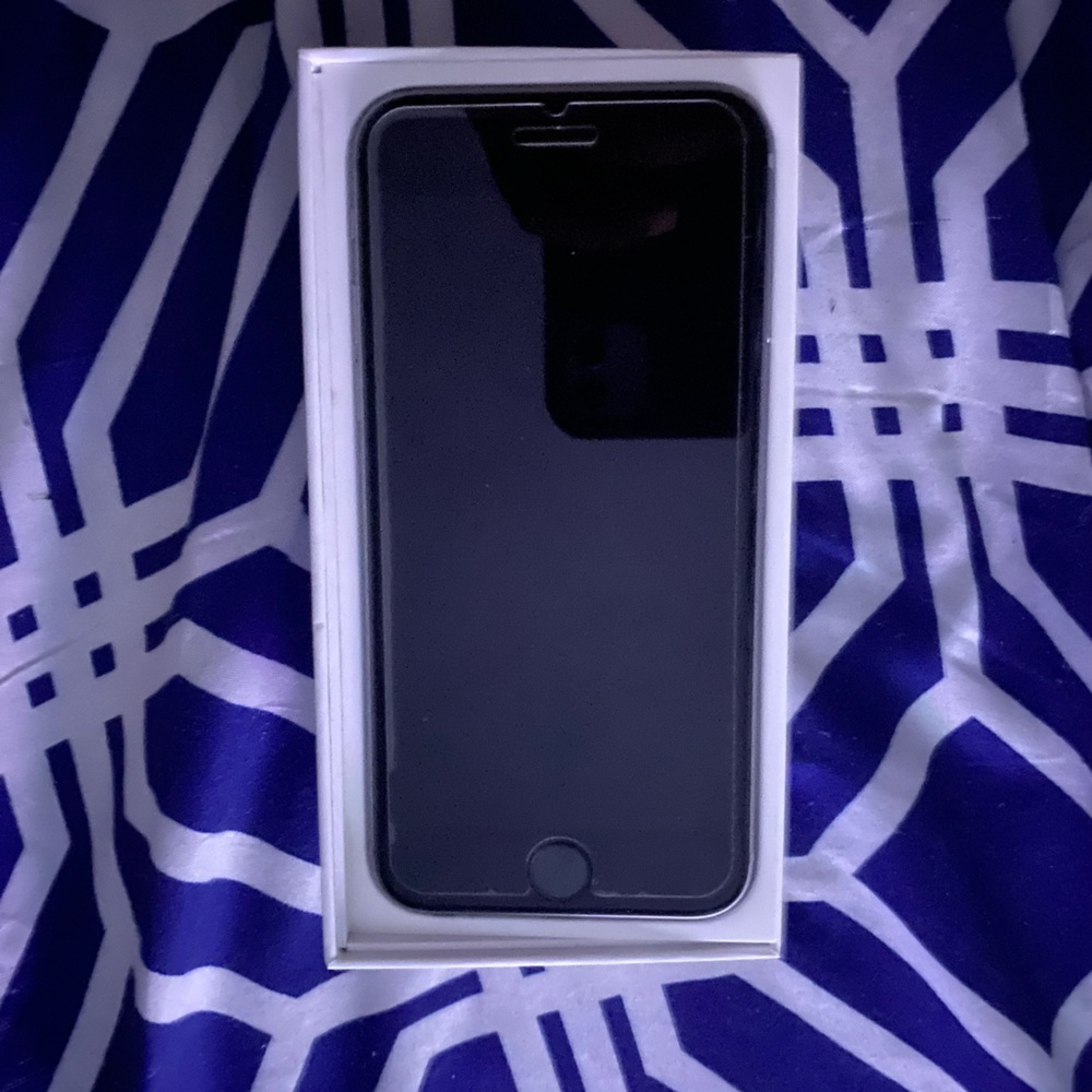 Iphone 6S 32 GB (Cricket/Att) Bundle